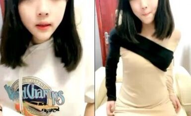 01年刚播邻家妹妹清纯嫩妹，没穿内裤撩起卫衣翘臀，掏出白皙奶子，张开双腿手指扣穴