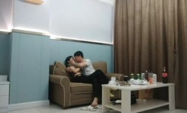 【爱情故事】良家颜值巅峰，28岁白领丽人，一桌啤酒喝完，激情开战 04