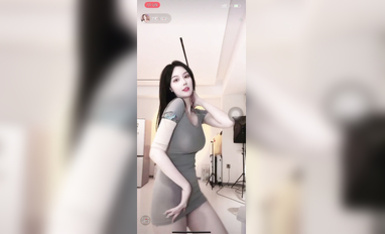 【抖音重磅】人氣女神【草莓小甜心】首次超大尺度露三點【丁姐直播】9月 (3)