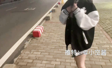 最新推特七位人氣蘿莉女主露出私拍 戶外野戰全裸路邊翹美臀後入啪啪小空醬  (2)