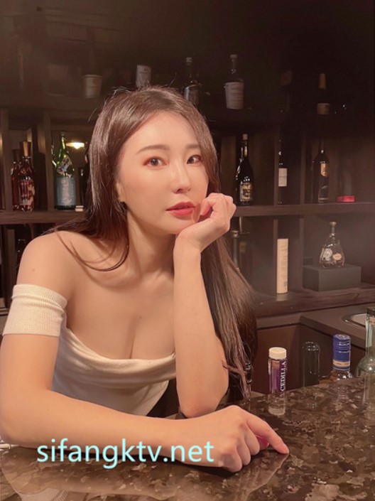 INS台湾模特『可可』最新稀有菊花双通私拍 身材完美一线天 肛塞超大道具插入 高清 (2).