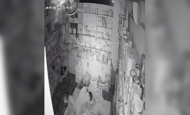 2023最新流出黑客 破解家庭攝像頭偷拍啪啪合集 小哥站著無套搞媳婦逼逼精液流了一地 (12)