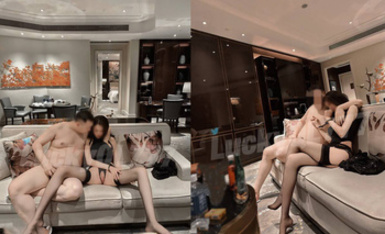 最強綠妻大神【Lucky】萬狼期待天府綠帽大神 深圳朋友未知是我妻子下集2 狗鏈調教性愛 爆肏女神呻吟都讓你飆精