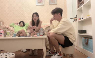 【是不良人探花】，今晚女神之夜，平面模特，抖音主播，三人快樂鬥地主，游戲完抱佳人上床，淫聲浪語香艷力作