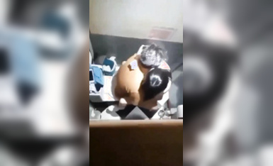 偷拍躲在公廁打炮