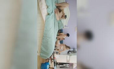 大宝寻花探会所返场KTV极品女，骚女还想要再来一炮，舔逼舌吻穿着高跟鞋抽插，上位骑乘站立后入