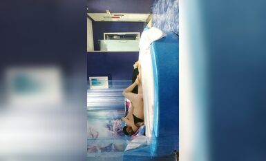 喝酒撸串 良家小姐姐 酒店谈天说地 调情舌吻 鸳鸯浴后裸体相见 激情啪啪进击骚鲍鱼