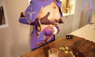 脱衣舞女郎莫娜