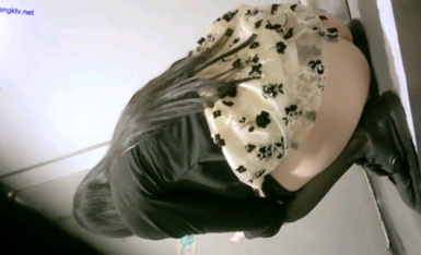 厕所偷拍美少妇