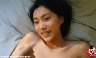 知名華人留學生網黃「劉玥」「Spicy Gum」亞裔留學生給男朋友深喉服務