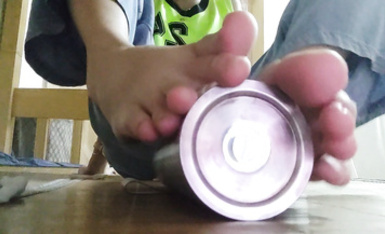 女神嫩妹足交【小琪琪文文】美腿玉足小可愛 足交26部合集(6)