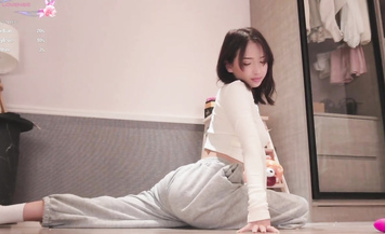 高顏值多汁白虎主播@Asuna_Love 尺度福利秀 第三彈 (10)