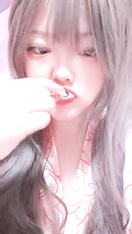 少蘿溫卿-顏值還是非常不錯的，少蘿類型的黃播，性格挺活潑可愛的，搭配各種軟妹裝，再加上尺度不低的整活能力，挺有看頭的 (1)