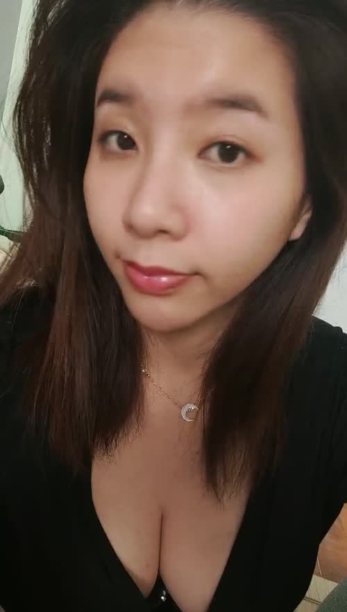 直击国产AV拍摄现场，极品大胸骚妹子，三男一女淫乱指数爆表，激情啪啪浪叫声震天