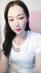 【雪梨姐姐】成熟御姐超清絲襪道具騷舞自慰大秀 (2)