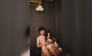 財閥金主約炮多位二三線美女模特，顏值高身材好，全程露臉，貴圈太亂了 (5)