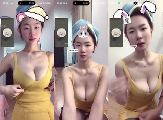 抖音【方圓baby】大尺度 1V1被忽悠漏雙乳 天然奶就是軟
