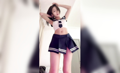 多彩極品巨乳網紅主播『馮寶寶』跑車定製福利視頻 長腿裸舞自慰洗澡呻吟超誘惑4 (14)